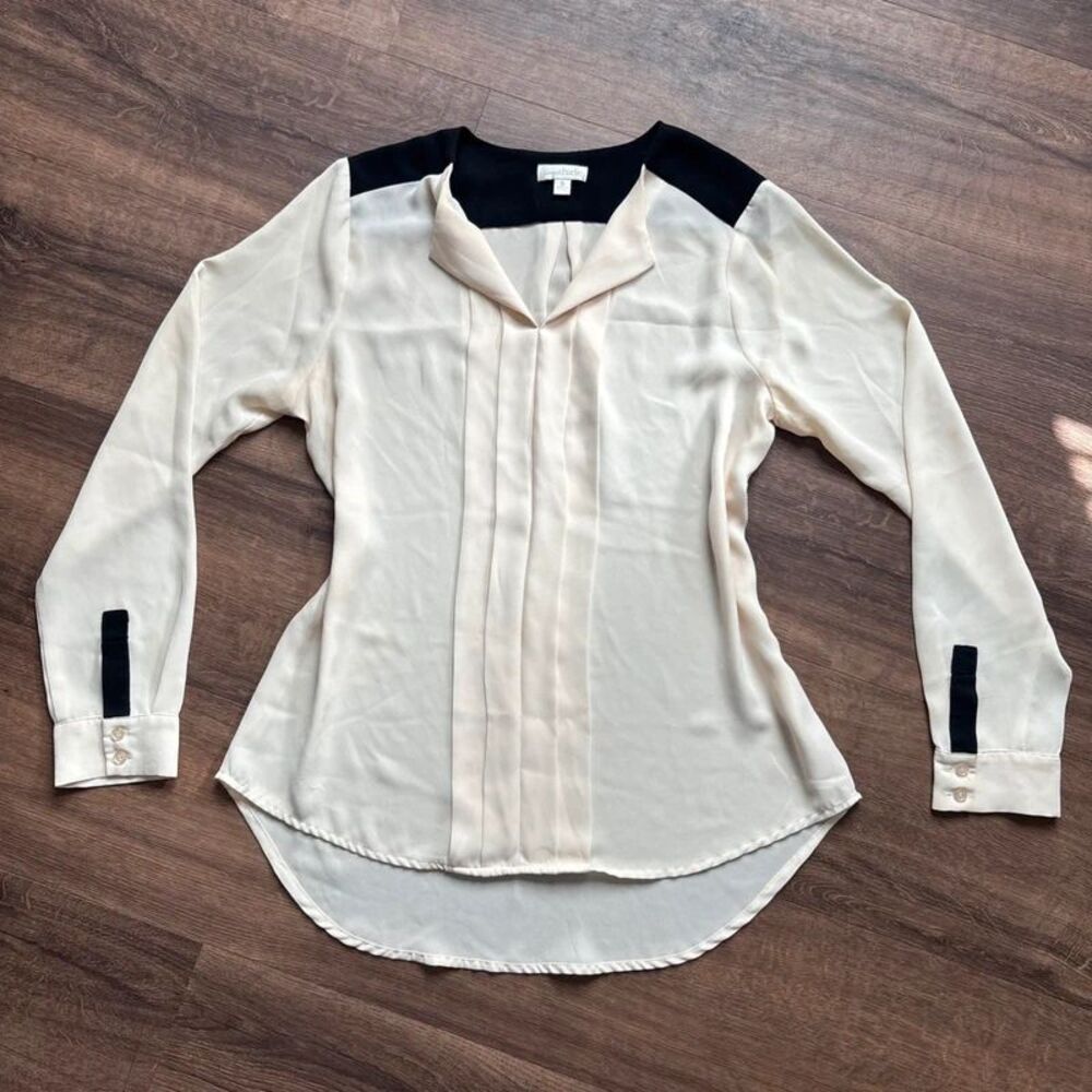 Women’s Charming Charlie Cream V-Neck Pleated Blouse Size S